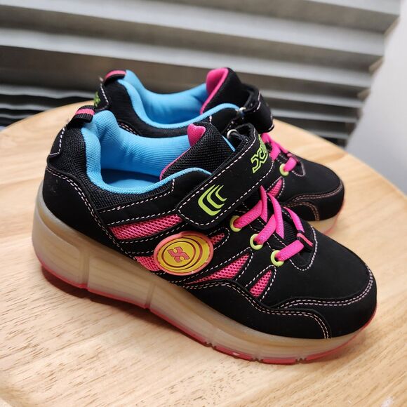 XDH Light-Up Skate Shoes – Girls Size 35  – No-Tie – Retractable Wheels - Picture 3 of 8